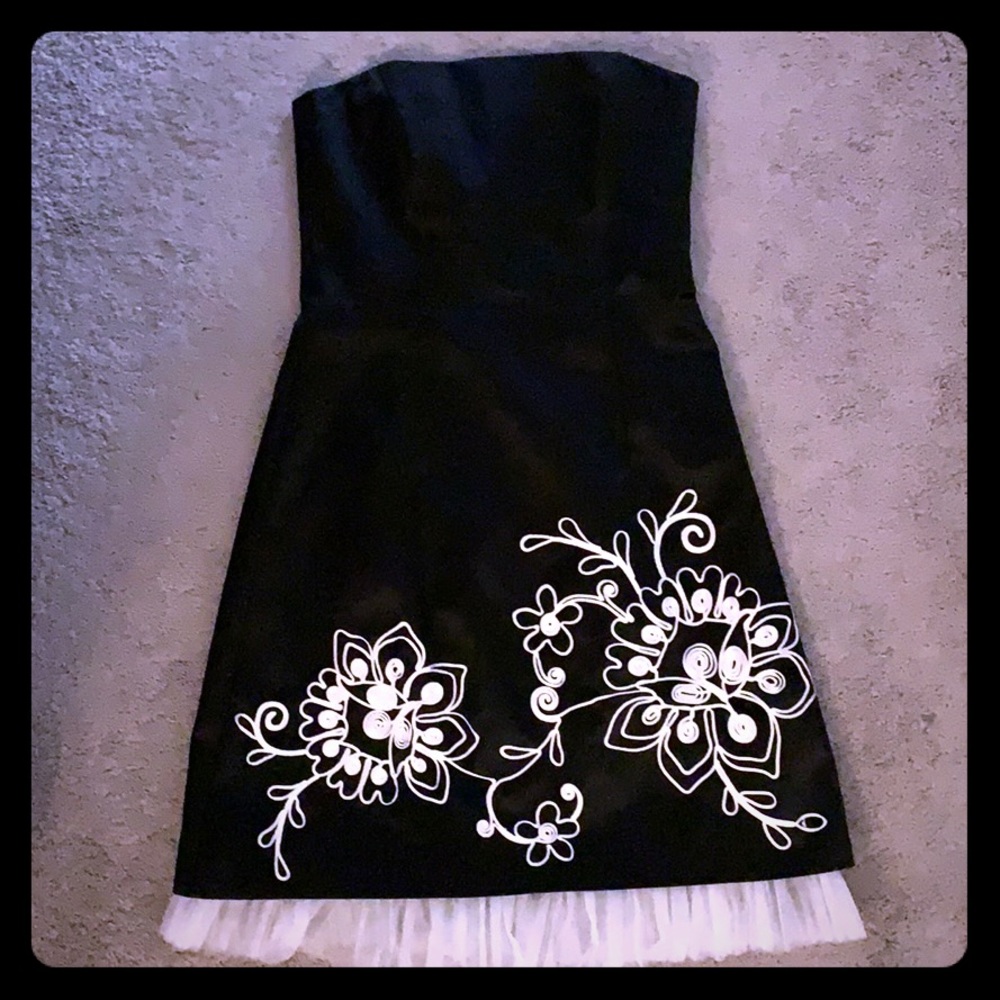 Laundry by Shelli Segal cocktail dress (size 6)